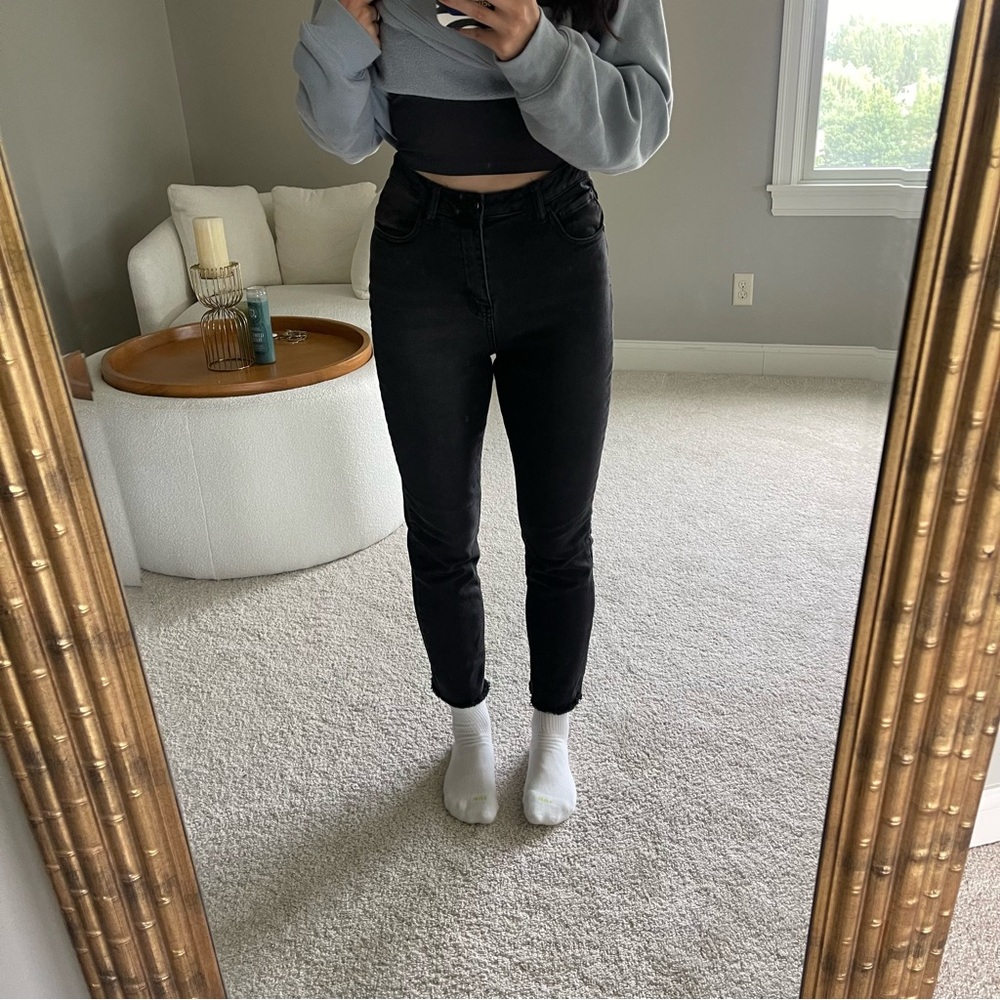 Forever 21 cropped black skinny jeans
